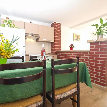 Fuer 4 Personen Ca 40 Qm In Pula, Istrien Istrische Riviera Apartment *