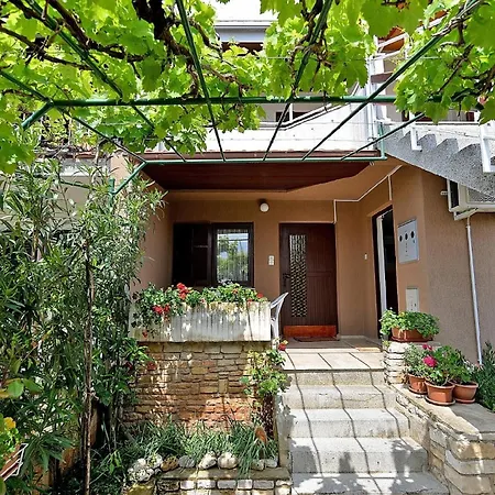 Fuer 4 Personen Ca 40 Qm In Pula, Istrien Istrische Riviera Apartment *