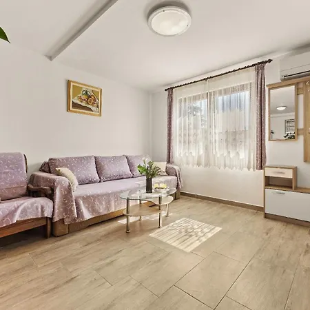 Apartment Fuer 4 Personen Ca 40 Qm In Pula, Istrien Istrische Riviera