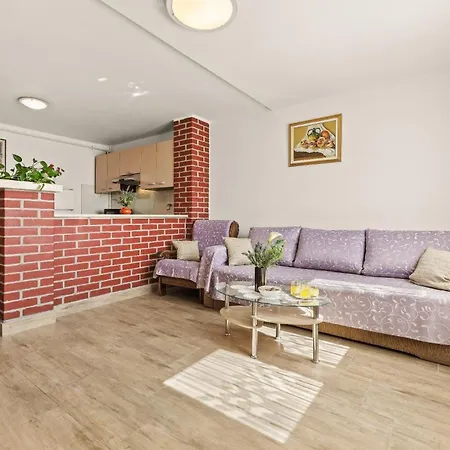 Apartment Fuer 4 Personen Ca 40 Qm In Pula, Istrien Istrische Riviera Pula