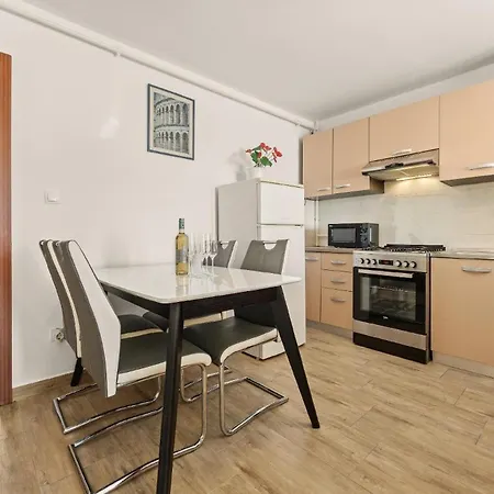 Apartment Fuer 4 Personen Ca 40 Qm In Pula, Istrien Istrische Riviera Pula